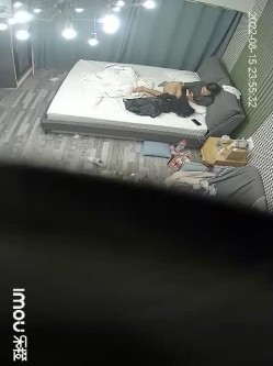 最新流出乐橙酒店偷拍 ️学生情侣每次打完撸啊撸就开始草，姿势还挺多的 截图14