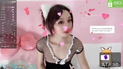 Stripchat CNmode可爱小天使下凡玩穴：绝美天使小可爱，复古肚兜，拉拉队战斗服，连体网衣，丝袜美腿高跟，露奶掰穴，跳蛋插给你看 截图2
