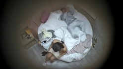 酒店偷拍 乖乖女学生掏出书包内藏的情趣黑丝疯狂深蹲爱拍摄胖男 截图6