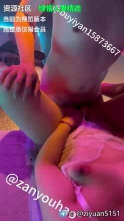 山东老牌熟妇淫妻博主「不一样的烟火」「紫金王朝」《熟女淫妻 VS 大屌单男》刚插进去就把嫂子肥穴撑满了猛夸单男：卧槽，好大，好舒服！ 截图14