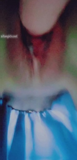 出道即巅峰新人露脸推特顶B王，人瘦奶大小魔女【蒂米】定制私拍，裸舞顶胯，道具紫薇无套啪啪内射 截图8