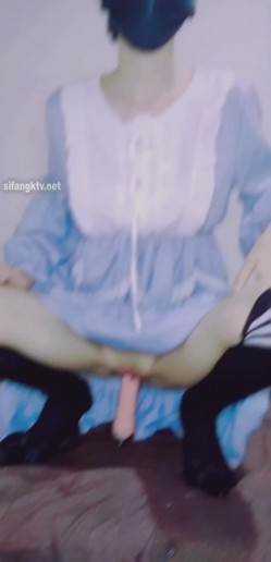 出道即巅峰新人露脸推特顶B王，人瘦奶大小魔女【蒂米】定制私拍，裸舞顶胯，道具紫薇无套啪啪内射 截图12