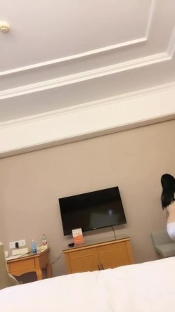 千里送逼，坐上高铁去约炮，【妖娆小宝贝】，美腿御姐，高铁厕所自慰，奥迪车震 截图8