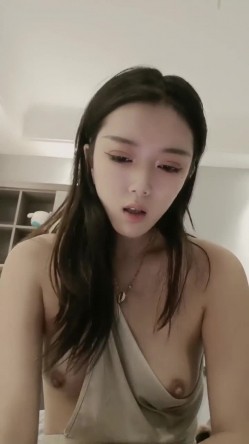欲求不满极品女神姬太爽了使劲打我 鸡巴好胀好大口活真是一流 口爆尤物满嘴手上都是精液淫靡至极 截图3