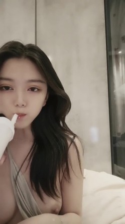 欲求不满极品女神姬太爽了使劲打我 鸡巴好胀好大口活真是一流 口爆尤物满嘴手上都是精液淫靡至极 截图15