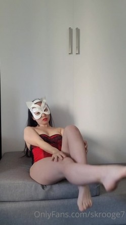 气质华裔熟女「skrooge」日常媚黑纪实 烈焰红唇含黑屌 拉着闺蜜服侍成为黑人骚母狗 截图6