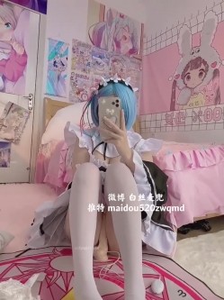 【麦兜小可爱】最新会员私拍流出→尿尿自慰啪啪 皮肤白皙可爱 后入怼操 五星推荐 高清720P版 自慰 截图2