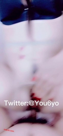最近很火爆的极品淫妻『悠悠姐』电报付费群合集 户外大胆露出 做爱 勾搭陌生人3P 截图5