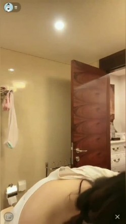抖音美女少妇不经意间弯腰漏奶奶，最是诱惑，关键颜值都不错！ 截图16
