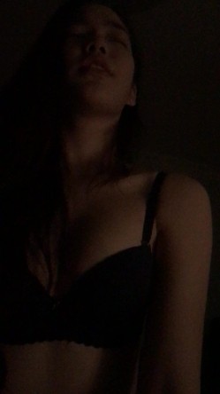 新加坡混血素人纯爱情侣「Janella Ooi」OF露脸性爱私拍 邻家小妹既视感清纯女大反差婊 截图13