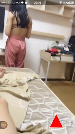 【户外选美】酒店开房叫来舞蹈老师炮友，高抬腿插逼，身材极好，美乳大白圆，刚刮毛，无套内射粉红鲍鱼 截图10