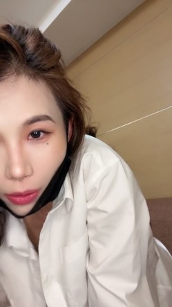 爆浆女神，御姐健身老师【小野老湿】福利，线下约炮土豪，被金主玩弄屁眼大力抽插 截图7