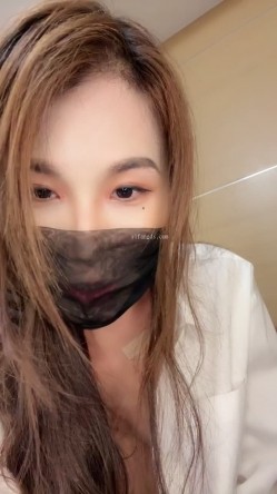 爆浆女神，御姐健身老师【小野老湿】福利，线下约炮土豪，被金主玩弄屁眼大力抽插 截图16
