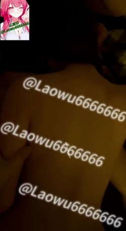 【绿帽淫妻】反差眼镜少妇，极品高颜值露脸人妻「SMMSMM」，约炮入珠单男，和上门推油男技师调情，被当作母狗多人淫趴调教 截图7