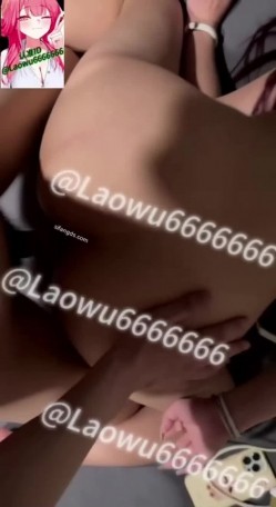 【绿帽淫妻】反差眼镜少妇，极品高颜值露脸人妻「SMMSMM」，约炮入珠单男，和上门推油男技师调情，被当作母狗多人淫趴调教 截图9