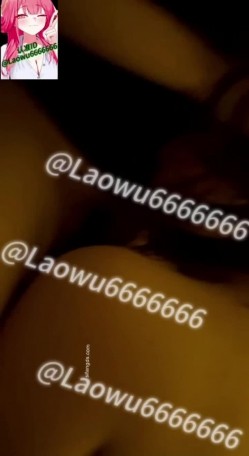 【绿帽淫妻】反差眼镜少妇，极品高颜值露脸人妻「SMMSMM」，约炮入珠单男，和上门推油男技师调情，被当作母狗多人淫趴调教 截图13