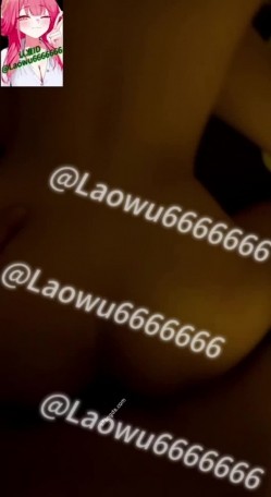 【绿帽淫妻】反差眼镜少妇，极品高颜值露脸人妻「SMMSMM」，约炮入珠单男，和上门推油男技师调情，被当作母狗多人淫趴调教 截图14