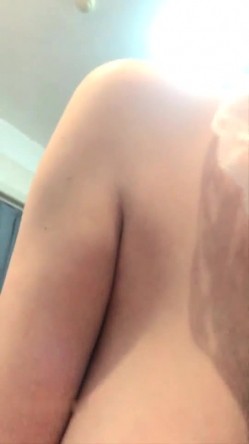 丰满身材巨乳妹子女仆双人啪啪 口交足交射完一次自慰一番再来一发 截图14