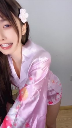 清纯古韵风，高颜值美人儿【玥玥】下海福利，饱满干净鲍鱼，看女神卖骚太爽 截图13