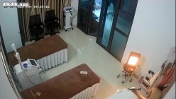 美容院监控破解偷窥眼镜美女刮B毛的全过程 截图15