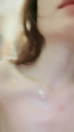 翘臀小仙女全程露脸与小哥激情啪啪，胸推口活啥都会，人美还骚主动上位后入抽插浪荡呻吟，洗澡间揉奶子自慰 截图5