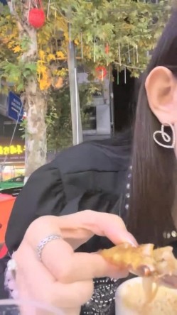 酒店女神，醉生梦死的每一天，羡煞众人，【03年安琪拉表妹】，夜店狂欢，喝醉都吐了，酒店啪啪 截图4