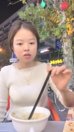 酒店女神，醉生梦死的每一天，羡煞众人，【03年安琪拉表妹】，夜店狂欢，喝醉都吐了，酒店啪啪 截图9