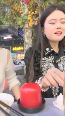 酒店女神，醉生梦死的每一天，羡煞众人，【03年安琪拉表妹】，夜店狂欢，喝醉都吐了，酒店啪啪 截图12