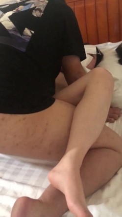 纹身哥下药迷翻美女同事带回酒店各种姿势爆插她的大肥鲍鱼 截图16