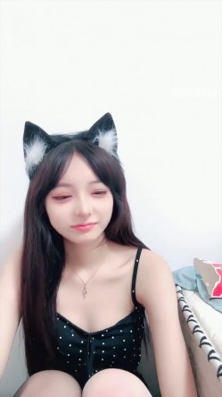 ️猫系校花女神【乖乖饱饱】超级漂亮 裸舞 道具 爽死 截图1