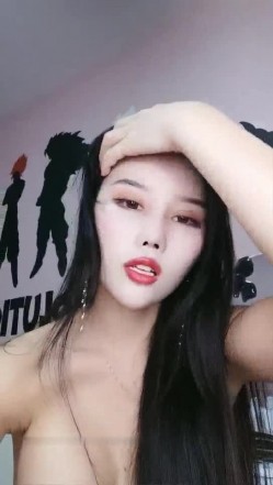 颜值不错爆乳妹子情趣装黑色丝袜钢管舞诱惑 跳完床上跳蛋塞逼逼拉扯自慰 截图8