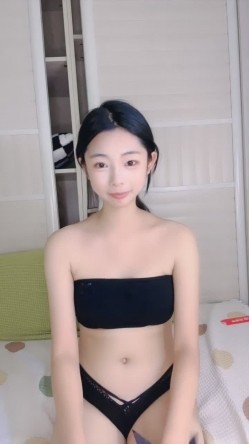 校花【月禅】多人群P 场面极度混乱 多名新人加入试镜 超顶 妹子绝对是极品 可惜了 截图4