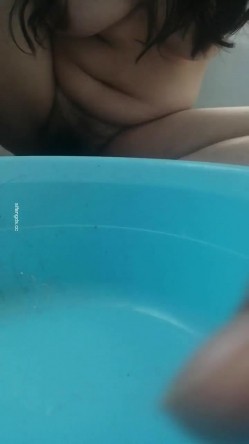 全新裸贷来袭20多位小姐姐逾期被金主流出-其中有几位颜值不错的模特,护士,女主播 截图6