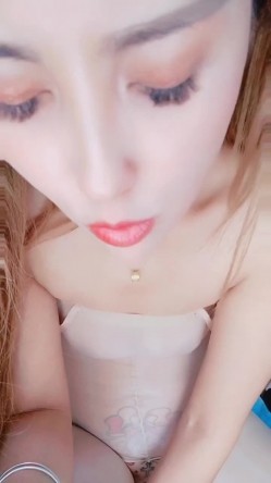 浓妆美少妇露脸全身肉丝跳蛋塞到白虎穴中，各种撩骚 截图4