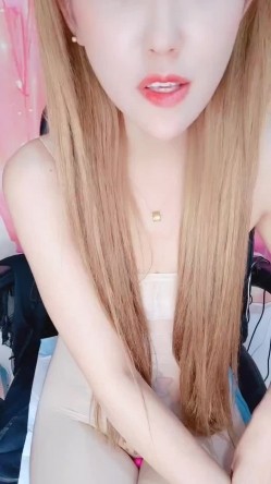 浓妆美少妇露脸全身肉丝跳蛋塞到白虎穴中，各种撩骚 截图10