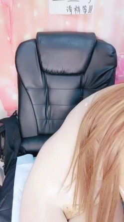 浓妆美少妇露脸全身肉丝跳蛋塞到白虎穴中，各种撩骚 截图12
