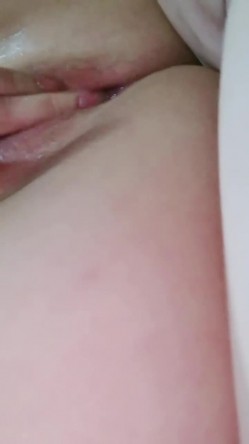 明星颜值无敌美妞爆乳D罩杯 一线天粉穴 超近视角摸小穴 搞得好湿 截图6