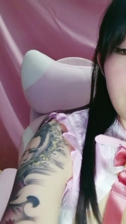 明星颜值无敌美妞爆乳D罩杯 一线天粉穴 超近视角摸小穴 搞得好湿 截图15