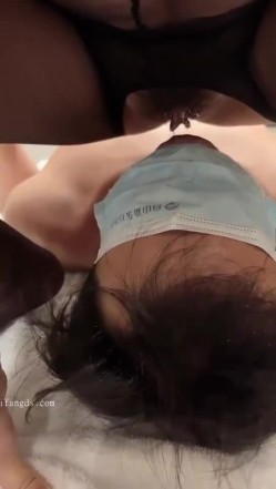 淫妻3P群P自慰露出尿脸,【双面夫妻_0575妓啪啪】,反差都市丽人，约单男交换 截图6