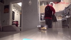 HEYZO-2588 前代未聞の動画撮れました。。。 自宅に行き旦那に会って、隣の部屋で奥さんに フェラしてもらうというガチ寝取りです。 - ケイト 截图13