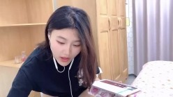 【mmm6660】英语老师一边跟学生开网课、一边玩着跳蛋下播还看小黄片自慰 截图2