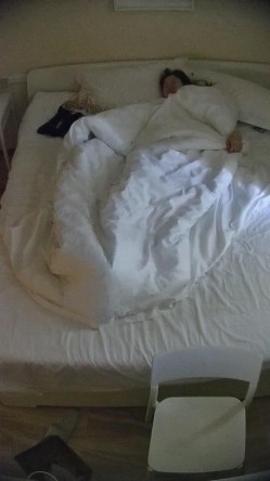 酒店偷拍 大学生情侣蓝衬衫气质美女被操后喜欢用双脚踩舔狗男朋友脸 截图10