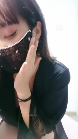 半糖颜值主播【爱跳舞的CC】激情裸舞，道具自慰，大胆开逼 截图4