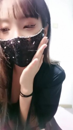 半糖颜值主播【爱跳舞的CC】激情裸舞，道具自慰，大胆开逼 截图5