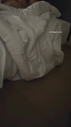 真实绿帽博主，【王军】让老婆陪各个不同单男啪啪，各种特写插穴，太淫乱了 截图3