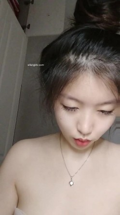 女神极品首秀！【榨汁姬】，这么漂亮的女神终于下海了，纯天然脸蛋，没想到小穴也美，一线天又肥又粉，硬了 截图6