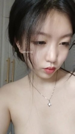 女神极品首秀！【榨汁姬】，这么漂亮的女神终于下海了，纯天然脸蛋，没想到小穴也美，一线天又肥又粉，硬了 截图8
