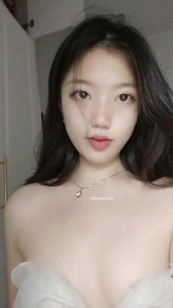 女神极品首秀！【榨汁姬】，这么漂亮的女神终于下海了，纯天然脸蛋，没想到小穴也美，一线天又肥又粉，硬了 截图14