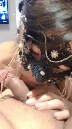 【极品淫妻 ️性爱淫乱】蜜桃臀超淫妻『青青』女神乱操 ️黑丝皮衣机车女孩乱入 喜欢翘臀后入猛操 截图12