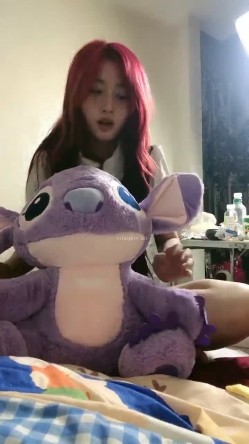 校花！成都KTV公主下海！【破处】，貌美如花的重庆妹子，尺度升级，各种掰穴 截图2
